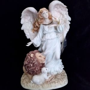 VTG. Seraphim "Serena Angel of Peace" Figurine